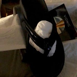 Vionic Tide II Flip Flops